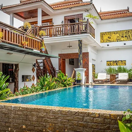 Antonios Villa Hotel